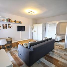 Serene Lakeview Retreat，位于圣马丁德巴尔代格莱西亚斯的酒店