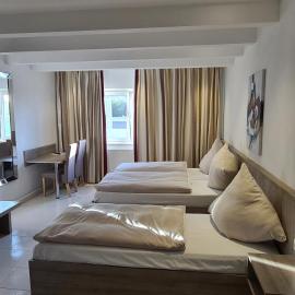 Bach Hotel，位于波尔塔韦斯特法利卡的酒店
