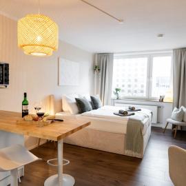 Business Studio Wolfsburg Fußgängerzone mit Parkplatz & Küche