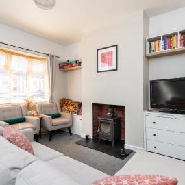 Central 2 BR Cosy House