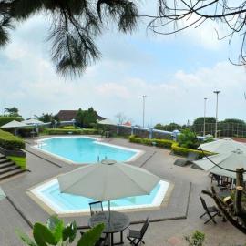 Hotel Amanda Hills Bandungan，位于班顿甘的酒店