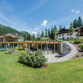 Hotel Dolomitenhof & Chalet Alte Post，位于塞斯托的酒店