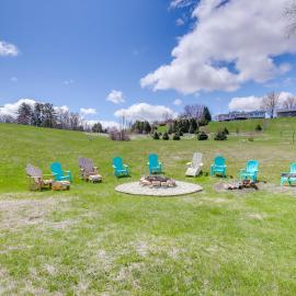 Pet Friendly Near Beach w/ Grill, Firepit, Games，位于Algoma的酒店