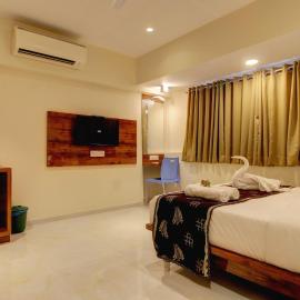 Hotel Sapphire Inn Residency，位于塞恩的酒店