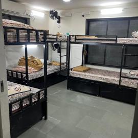 SIYA Homestay，位于戈尔哈布尔的酒店