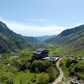 Sky House Yeghegis，位于Yeghegis的酒店