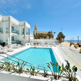 Hotel Apartamentos Marina Luz，位于奇皮奥纳的酒店