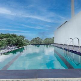 Spacious Home with Rooftop Pool，位于Malabe的酒店