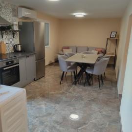 Apartments Nino，位于Štivan的酒店