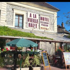 Auberge de La Vielle Halle，位于Souppes-sur-Loing的酒店
