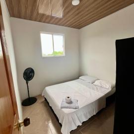 Apartamento independiente, fresco y cómodo，位于阿卡西亚斯的酒店