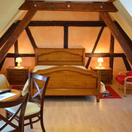 La Grange du Pape - Annexe de l'Hôtel La Ferme du Pape，位于埃圭斯海姆的酒店