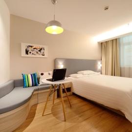 Royal Inspira Hotel Boutique，位于Văleni的酒店