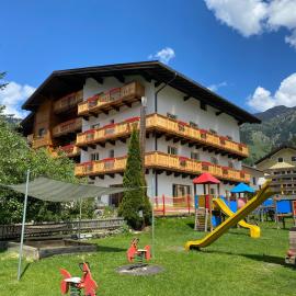 Landhotel Steindlwirt，位于多弗加斯坦的酒店