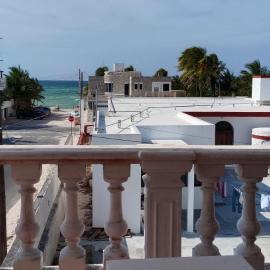 Jacque's Beachside Hostel，位于普罗格雷索的酒店