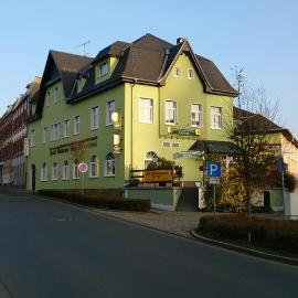 Goldener Löwe Triebes，位于Triebes的酒店