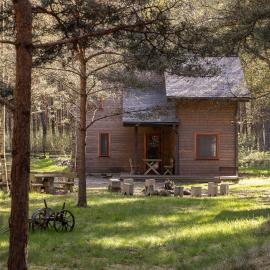 Roze Guest Houses Sklandas，位于贝尔纳蒂的酒店