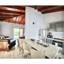 Renicas Cottage，位于Micoud的酒店