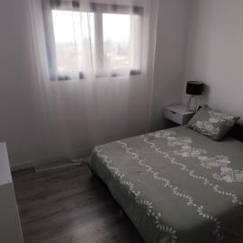 Chambre spacieuse #2，位于Clonas-sur-Varèze的酒店