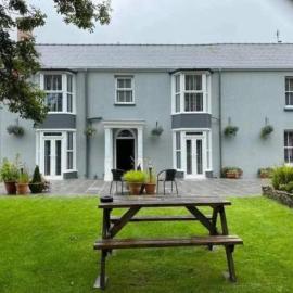 OYO Lamphey Hall,位于彭布罗克的酒店