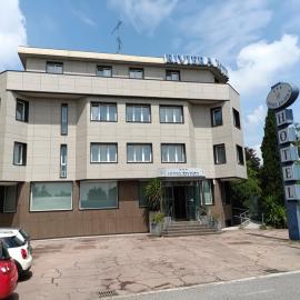 Hotel Riviera，位于塞格拉泰的酒店