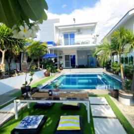 The beach house, Baroro Beachfront Villa，位于Bacnotan的酒店
