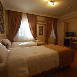 Mini Hotel，位于伊兹密尔的酒店