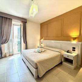Albanuova Hotel，位于雷焦卡拉布里亚的酒店
