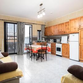 2BD Spacious Apartment with Front Terrace and Country Views - Gozo Island，位于加拉的酒店