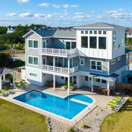 Luxury Oceanview Heated Pool Theater Pool Table，位于科罗拉的酒店