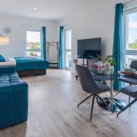 Lit Living - Deluxe Apartments - Box Spring - Parking - Neueröffnung - NEW OPENING，位于Altenstadt的酒店