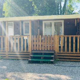 Chez Nathalie mobil home chauffé et climatisé，位于Boofzheim的酒店