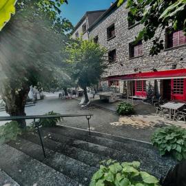 Hôtel - Pub Le Petit Bosquet，位于圣皮得迪维纳的酒店