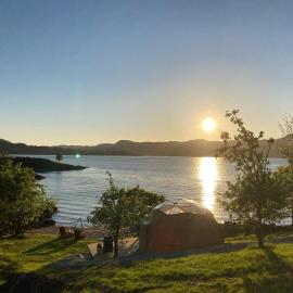Kleppa Gard & Glamping