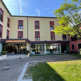 Hotel Clementi，位于萨利切泰尔梅的酒店