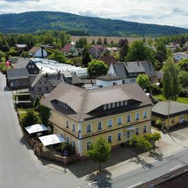 Historisches Erbgericht Neukirch Lausitz，位于Niederneukirch的酒店