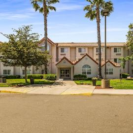 SureStay Plus Hotel by Best Western Rocklin，位于罗克林的酒店