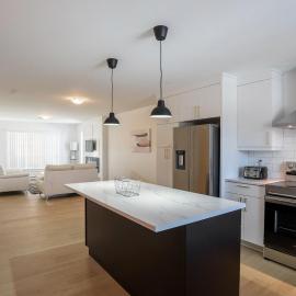 Stylish, Modern 3BR in Moncton，位于蒙克顿的酒店