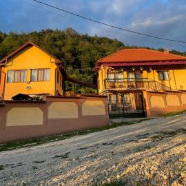Casa Roșca，位于Tomşani的酒店