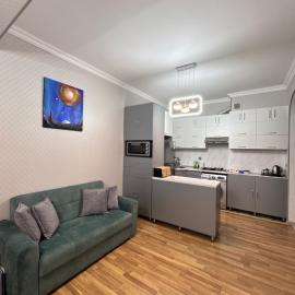 Private Comfortable Modern Flat，位于Xirdalan的酒店