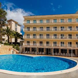 O7 Club Cala Ratjada，位于卡拉纳雅达的酒店