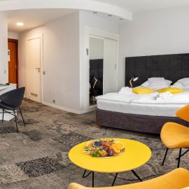 Hotel Nafta Krosno，位于克罗斯诺的酒店