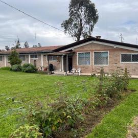 Quito Eco Lodge Airport - B&B，位于塔巴贝拉的酒店