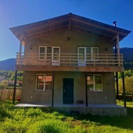 Mountain house in Mestia，位于梅斯蒂亚的酒店