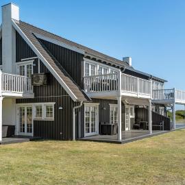 Apartment Klint Strandvej Nykøbing Sj Vi，位于霍伊比的酒店