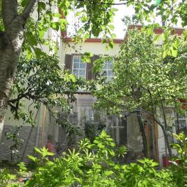 Lotus Garden Hostel Izmir,位于伊兹密尔的酒店