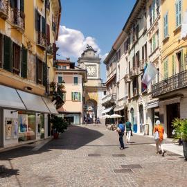 Residenza DiPiù，位于萨罗的酒店
