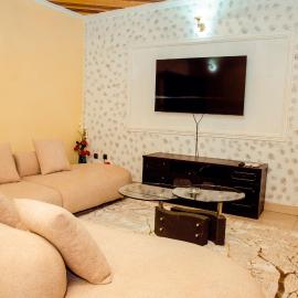 Appartements Meublés Elégants et Spacieux à Tradex Ahala - Yaoundé，位于雅温得的酒店