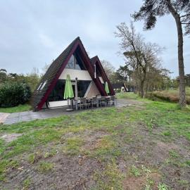 Duo family bungalow Vosvilla Limburg，位于斯特兰普罗伊的酒店