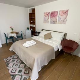 L&L Bed and Breakfast Malpensa Airport，位于Samarate的酒店
